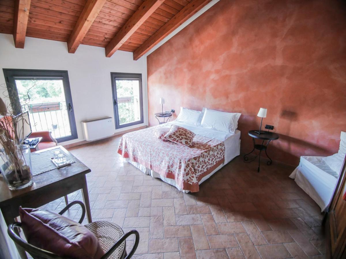 Quattrocolli B&B Quattro Castella Экстерьер фото